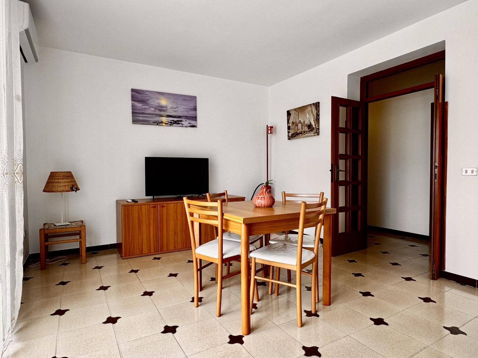 Holidaycasa Leone - Con Posto Auto A 200Mt Dal Mare Sperlonga Εξωτερικό φωτογραφία