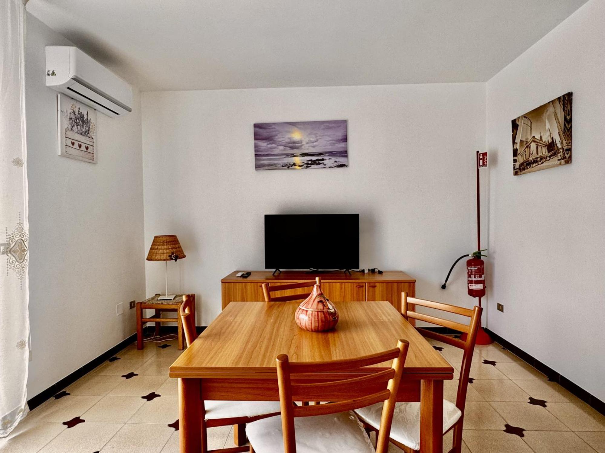 Holidaycasa Leone - Con Posto Auto A 200Mt Dal Mare Sperlonga Εξωτερικό φωτογραφία